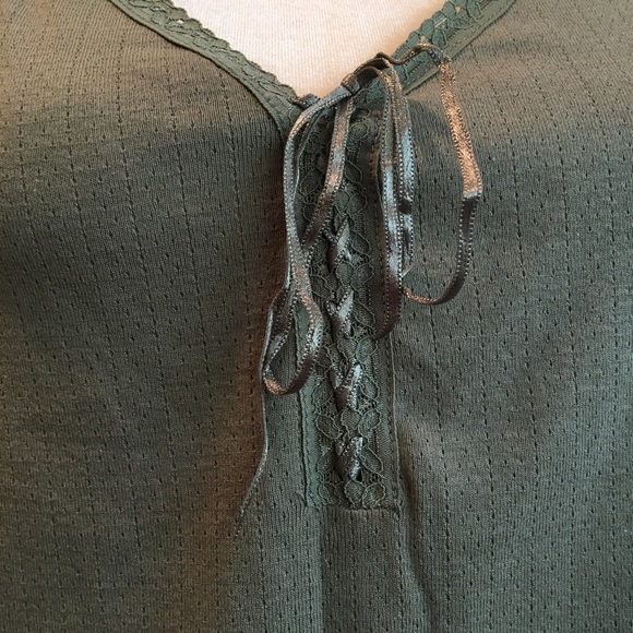 Basic Editions • Lace Trimmed Tank - Picture 3 of 7